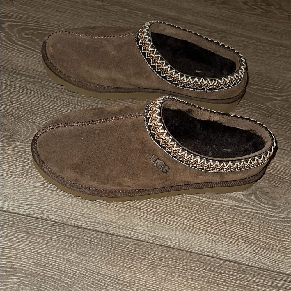 UGG Tasman